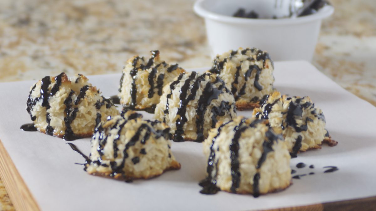 Naturally Sweet Chocolate Coconut Macaroons