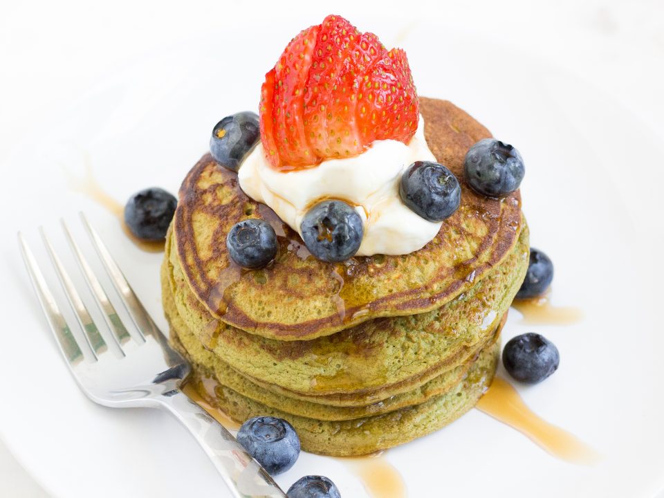 4-Ingredient Matcha Green Tea Pancakes